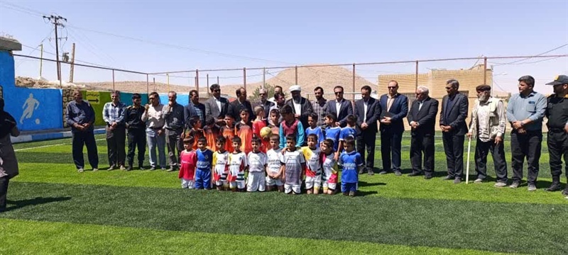 افتتاح زمین چمن مصنوعی مینی‌فوتبال روستای قینرجه رزن