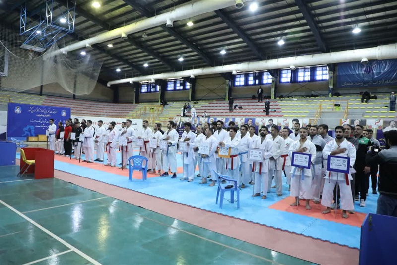 آغاز مسابقات قهرمانی کاراته کارگران مردان کشور در همدان گرامیداشت شهدای جنگ ۱۲روزه