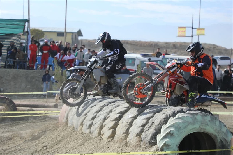 رونق هیجان و هدایت انرژی جوانان با برگزاری مسابقات موتورسواری