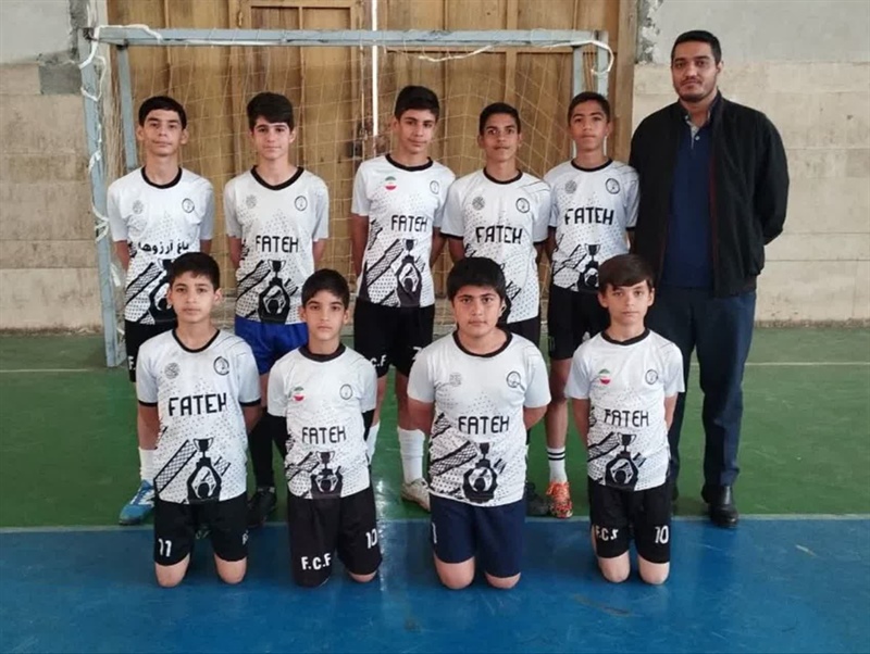 قهرمانی غرورآفرین تیم فوتسال فاتح اسدآباد در رقابت‌های دوستانه چهارجانبه استان کرمانشاه