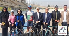حضور وزیر ورزش و جوانان در فدراسیون دوچرخه‌سواری و گفت‌وگو با دوچرخه‌سواران ملی‌پوش همدانی