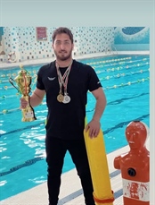 ورزشکار ملایری با اقتدار بر سکوی قهرمانی مسابقات نجات غریق ارتش جمهوری اسلامی ایران ایستاد