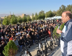 برگزاری همایش بزرگ پیاده روی خانوادگی در طرح ورزش در آبادی روستای ازناو