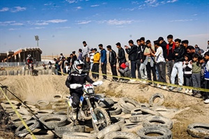 قهرمانی موتورسواران استان در مسابقات  کشوری سوپر اندرو در همدان