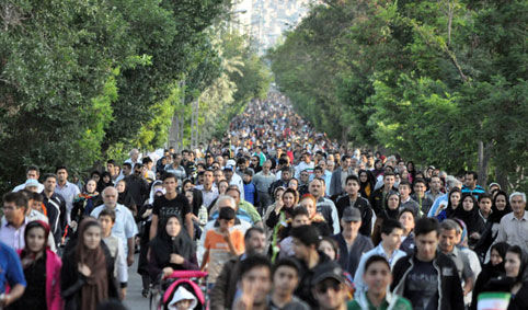 برگزاری همایش بزرگ پیاده روی خانوادگی استان همدان به مناسبت هفته جوانی و جمعیت