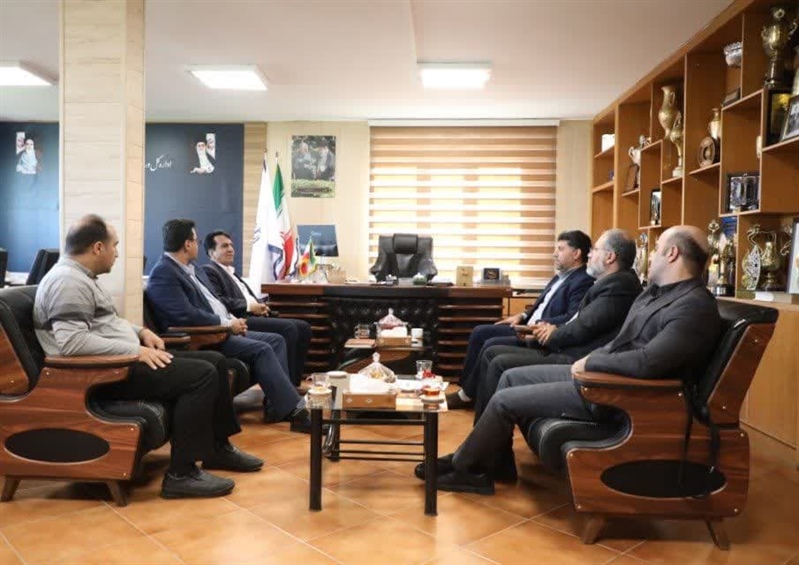 نشست هم‌اندیشی مدیرکل ورزش و جوانان همدان با مدیرعامل سازمان همیاری شهرداری‌ها: تأکید بر توسعه زیرساخت‌های ورزشی