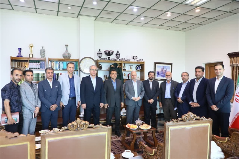 فوتبال همدان  در کانون توجه استاندار و رئیس فدراسیون