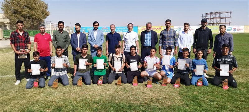 رقابت باشکوه دانش آموزان کبودراهنگی در مسابقات دو و میدانی