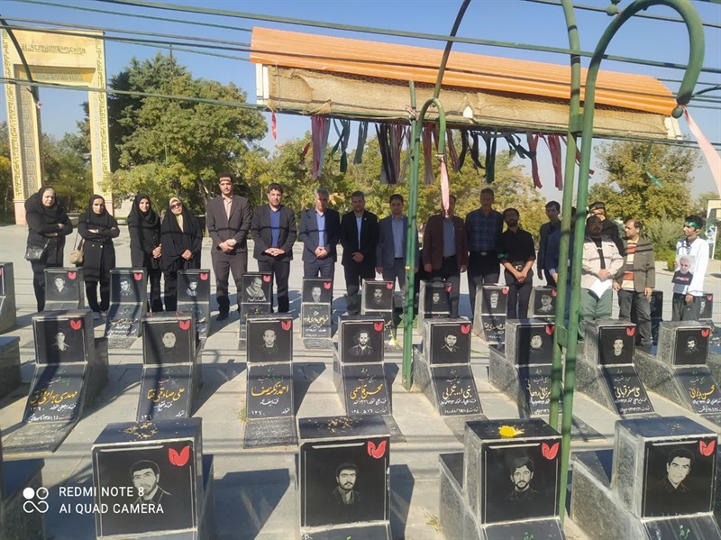 ادای احترام مدیرکل ورزش و جوانان همدان و ورزشکاران جانباز و معلول به شهدا در آغاز هفته پارالمپیک