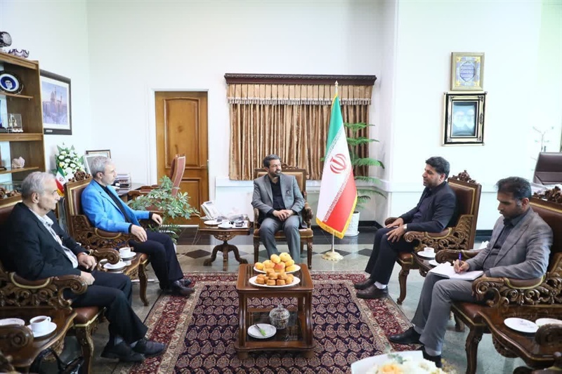 دیدار حمید ملانوری‌شمسی استاندار همدان با مهرداد علی قارداشی، رئیس فدراسیون تنیس روی میز ایران