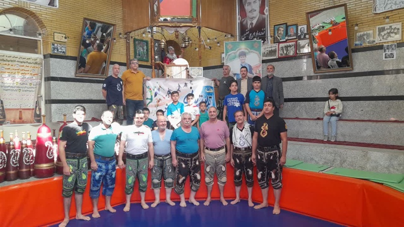 نواخته شدن زنگ آغاز هفته تربیت‌بدنی و ورزش در زورخانه پهلوان سجادی تویسرکان