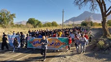 برگزاری همایش پیاده روی خانوادگی در روستای رضوانکده از توابع بخش مرکزی شهرستان ملایر