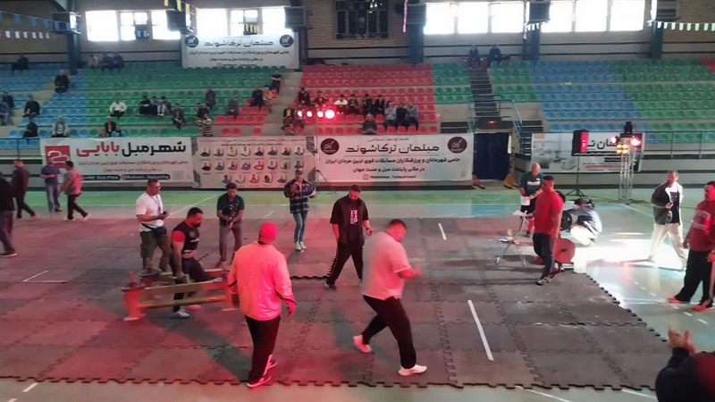 قویترین مردان ایران در شهرستان ملایر به رقابت پرداختند