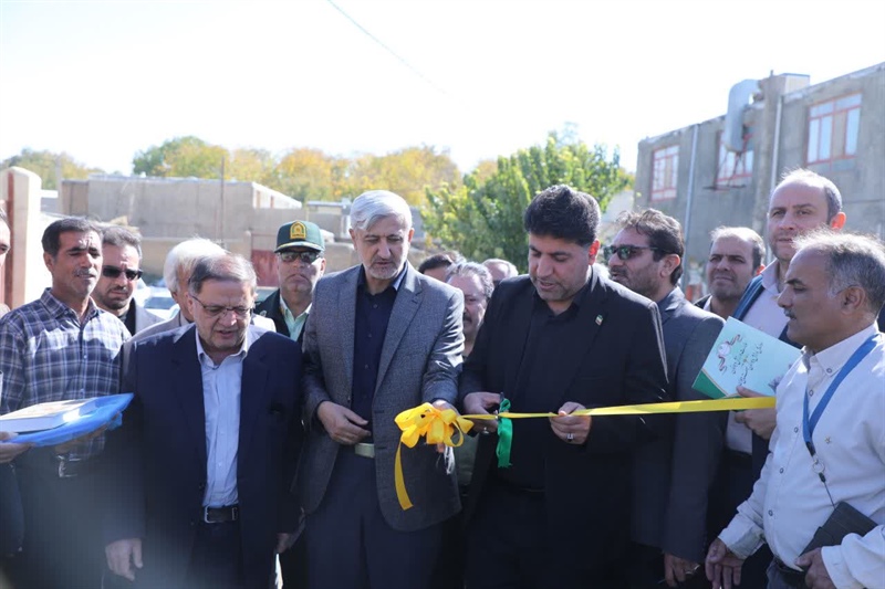 بهره‌برداری از زمین چمن عین‌آباد تویسرکان