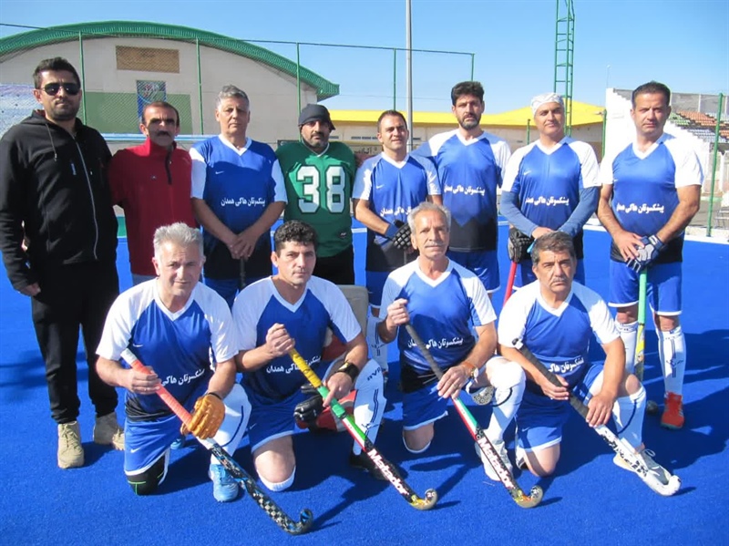 مدال نقره همدان در مسابقات هاکی  قهرمانی پیشکسوتان کشور