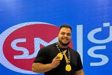 سکوی قهرمانی مسابقات قویترین مردان ایران از آن ورزشکار جوان ملایری