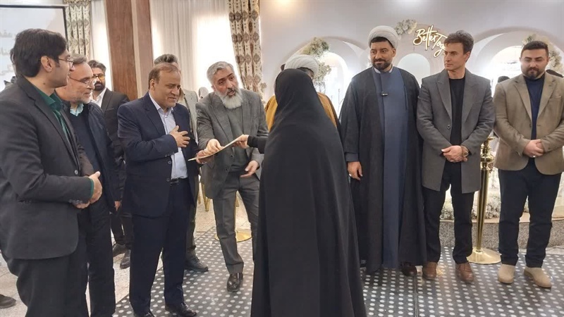 تجلیل از زوجهای جوان ، مسئولین و عوامل برگزاری و اجرایی مراسم جشن وصال در شهرستان ملایر