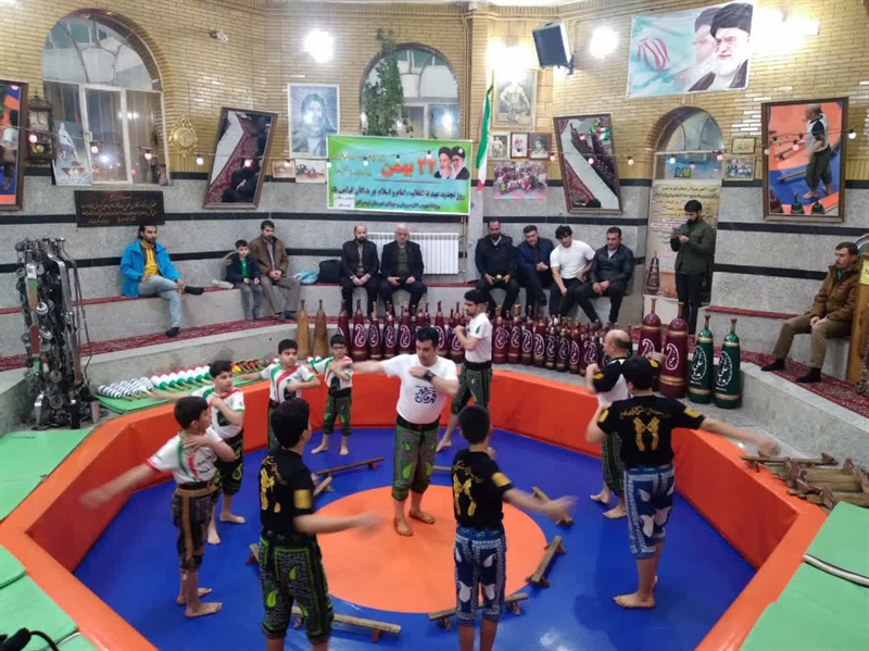 برگزاری مراسم زنگ انقلاب در زورخانه پهلوان سجادی تویسرکان