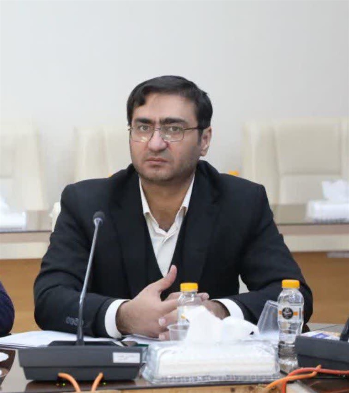 نصب تبلیغات محیطی با محوریت «مطالبه‌گری جوانان» در سطح شهر همدان