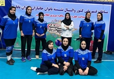 حضور بانوان والیبالیست همدانی  در مسابقات قهرمانی کشور