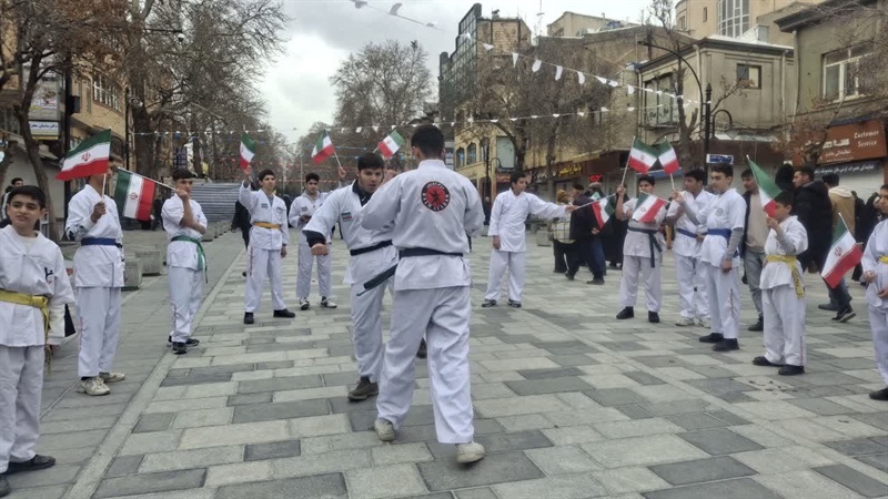 رزم‌آوران پرصلابت، همگام با ملت در راهپیمایی ۲۲ بهمن