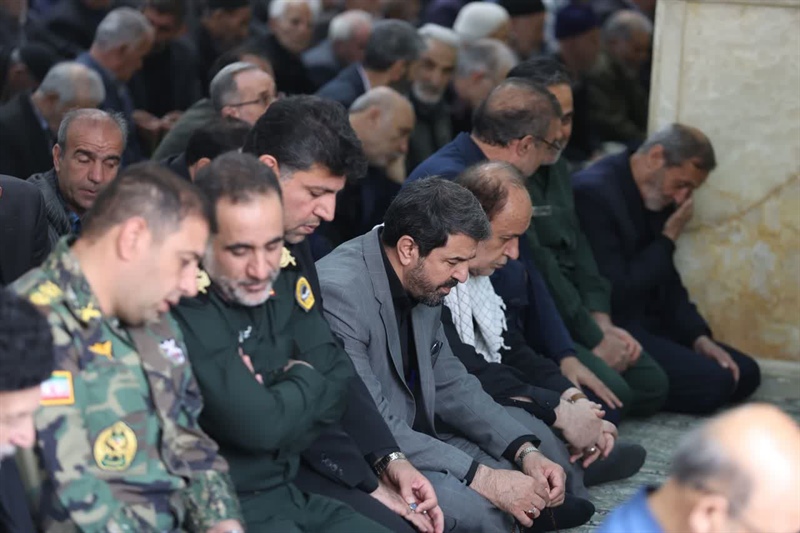 حضور مدیرکل ورزش و جوانان استان همدان در نماز عبادی‌ و سیاسی جمعه