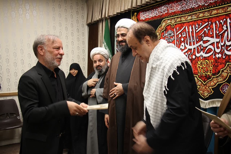 تجلیل از خانواده شهدای جنگ رمضان