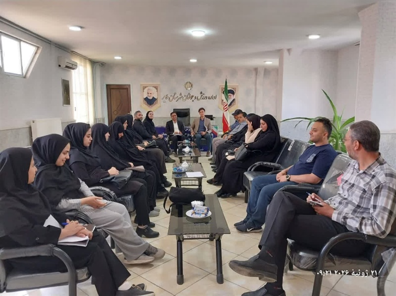 نشست هم‌اندیشی با سمن‌های ملایر برای رفع چالش‌های حوزه جوانان برگزار شد