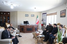 پیگیری تکمیل استخر سامن در دیدار مدیرکل ورزش و جوانان همدان با آزادیخواه نماینده ملایر