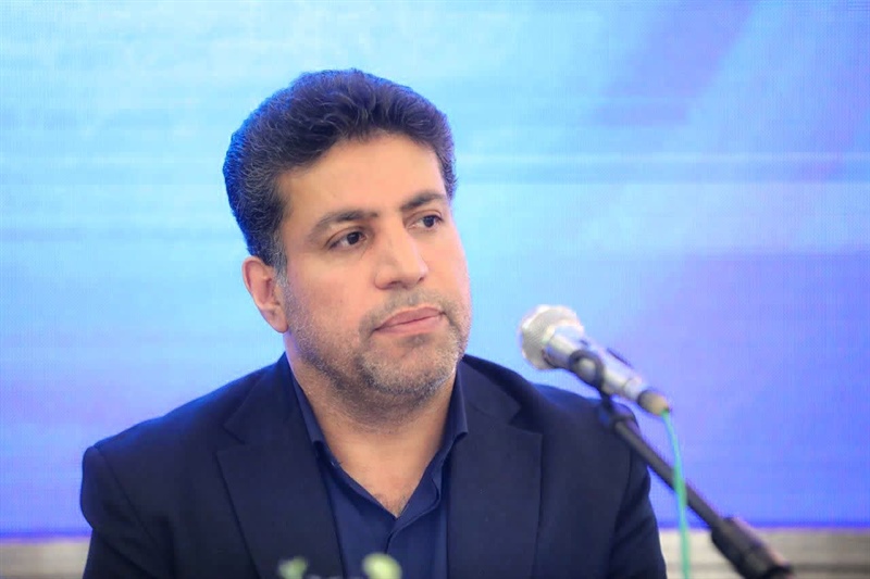 در پیامی  روز کارمند را تبریک گفت