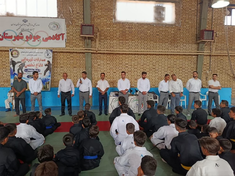 ۸۴ ورزشکار در مسابقات انتخابی دفاع شخصی همدان به رقابت پرداختند