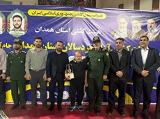 تقدیر از پیشکسوتان کشتی استان در مسابقات کشتی آزاد خردسالان