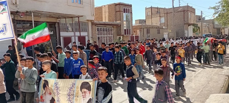 برگزاری همایش پیاده‌روی در روستای کوهین بخش مرکزی شهرستان کبودراهنگ