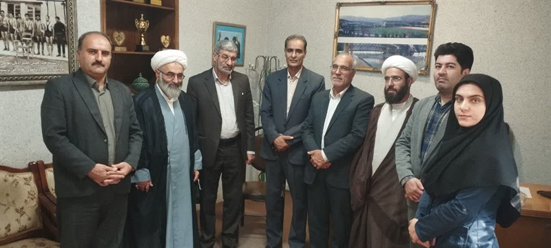 دیدار امام جمعه شهرستان نهاوند با کارکنان اداره ورزش و جوانان