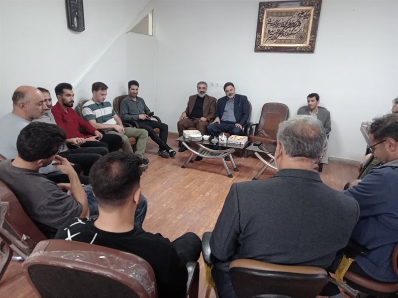 نشست صمیمی رئیس اداره ورزش و جوانان کبودراهنگ با رؤسای هیأت‌های ورزشی شهرستان