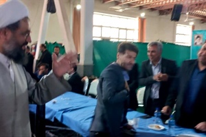 پاسخگویی مدیرکل ورزش و جوانان استان همدان در میز خدمت نماز جمعه