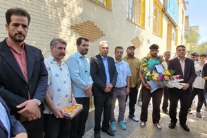 استقبال از قهرمان طلایی کشتی ساحلی جهان در همدان
